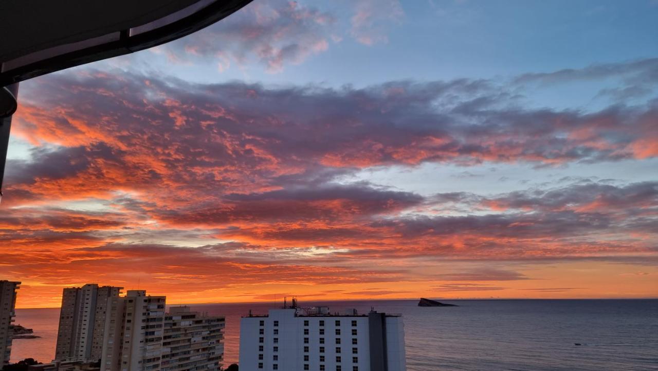 Sunset Waves Benidorm Julieta Vistas Al Mar Premium 200 Mt2 Con Jacuzzi En Terraza Daire Dış mekan fotoğraf