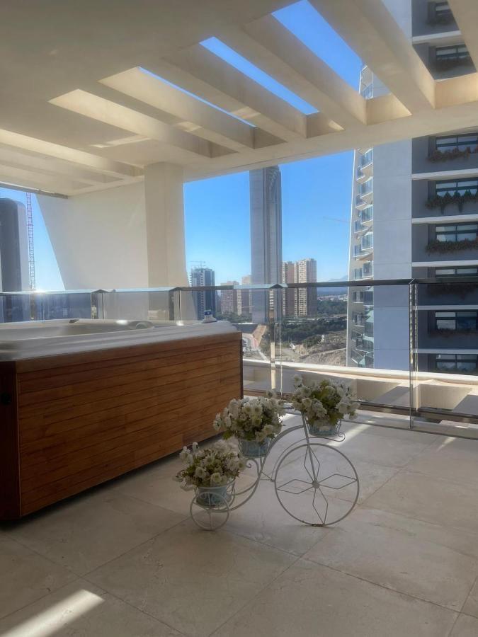 Sunset Waves Benidorm Julieta Vistas Al Mar Premium 200 Mt2 Con Jacuzzi En Terraza Daire Dış mekan fotoğraf