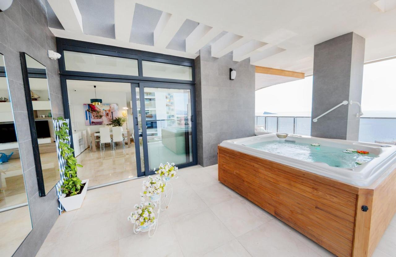 Sunset Waves Benidorm Julieta Vistas Al Mar Premium 200 Mt2 Con Jacuzzi En Terraza Daire Dış mekan fotoğraf