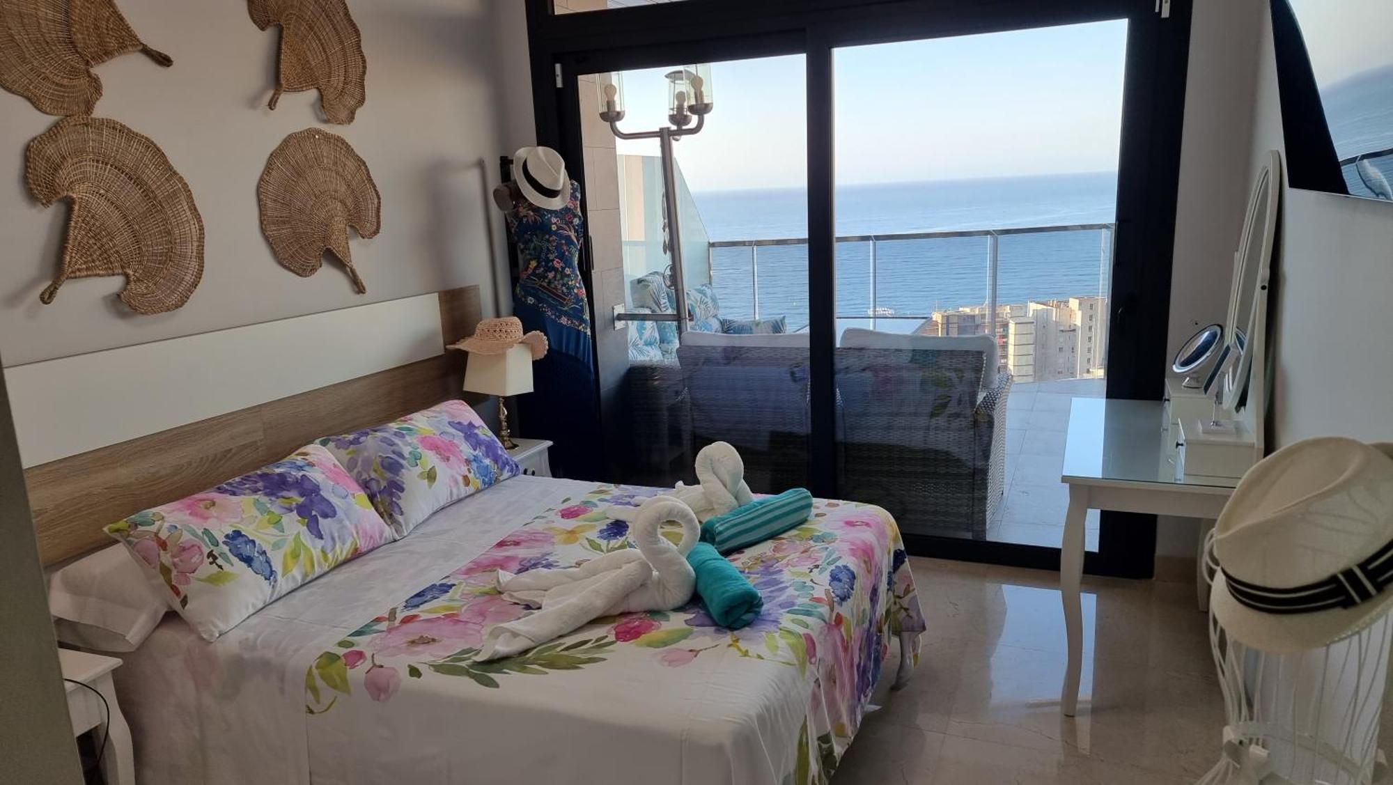 Sunset Waves Benidorm Julieta Vistas Al Mar Premium 200 Mt2 Con Jacuzzi En Terraza Daire Dış mekan fotoğraf